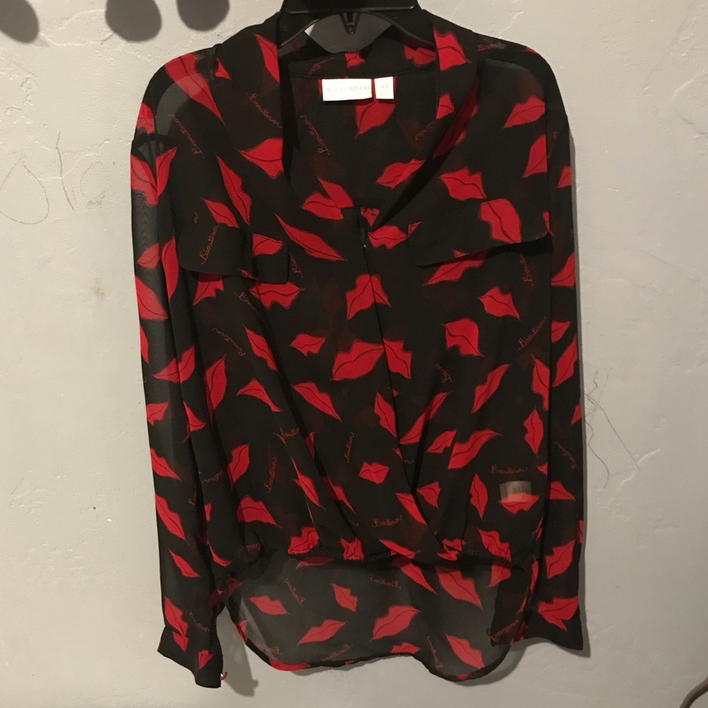 Lip blouse